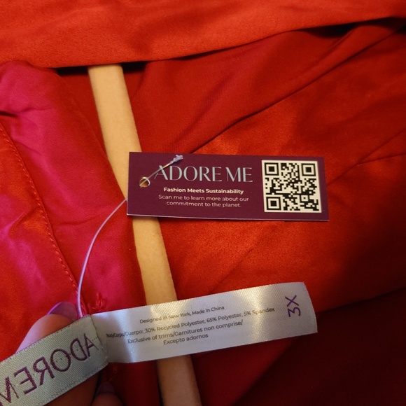 Red kimono sleeve robe - Picture 8 of 8